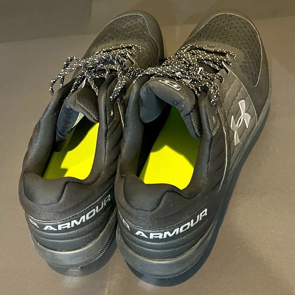 NEW Under Armour Men's UA Yard Low ST Baseball Cleats - Black- 3021711-002 - Picture 4 of 8